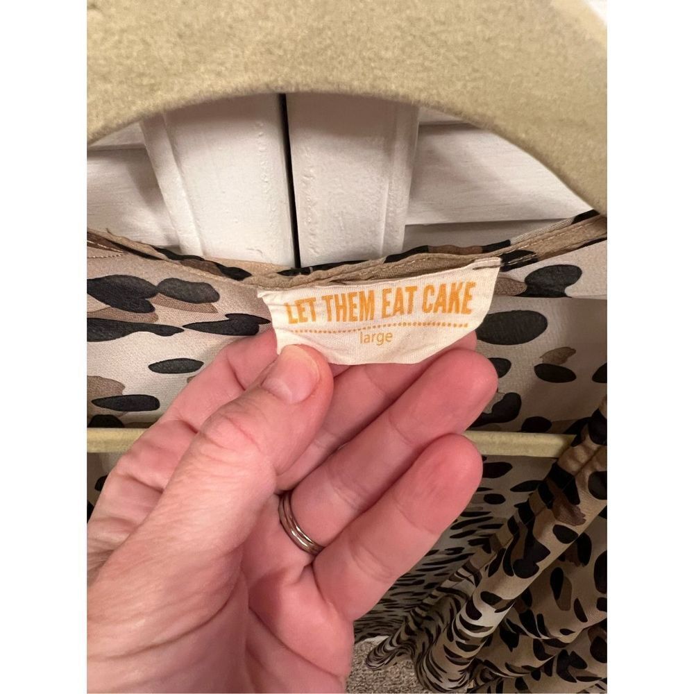 New Let Them Eat Cake Leopard Print Kimono Wrap Coverup - Picture 6 of 8